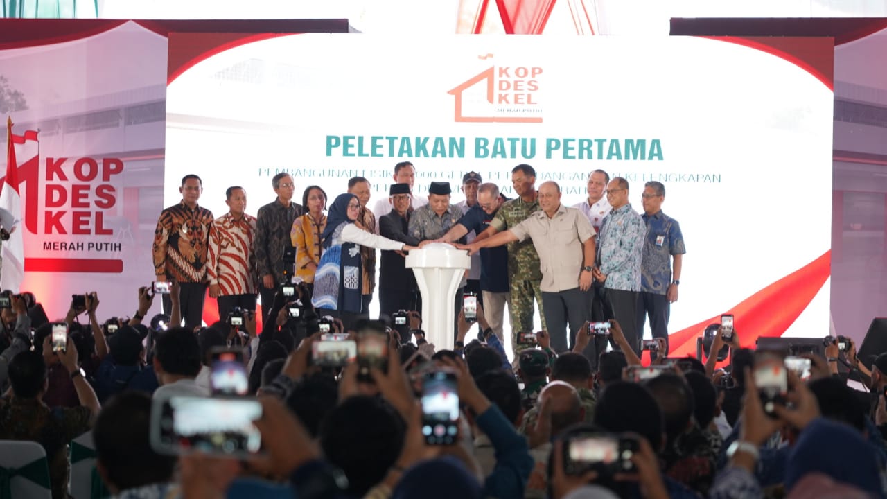 Wakil Panglima TNI Letakkan Batu Pertama Pembangunan 80.000 Gedung Koperasi Merah Putih Serentak di Seluruh Indonesia