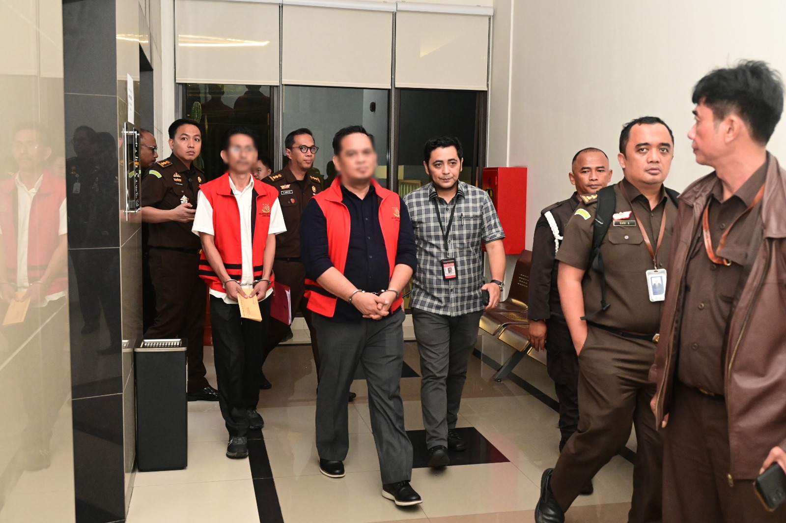 Kejati Jabar Tahan Dua Tersangka Dugaan Korupsi Tunjangan Perumahan DPRD Kabupaten Bekasi, Kerugian Negara Capai Rp 20 Miliar
