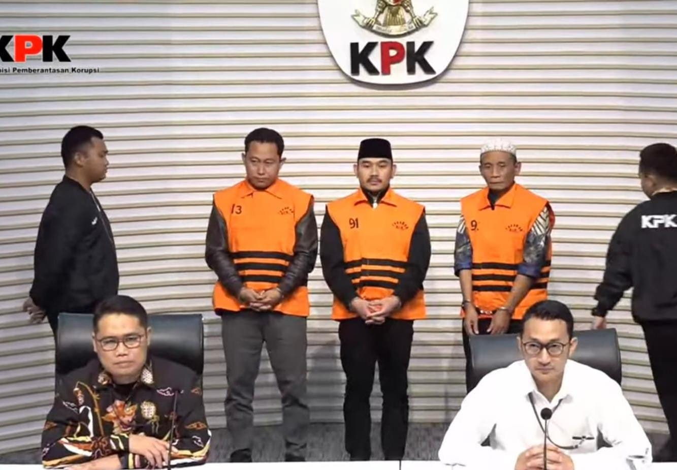 Bupati Bekasi ADK dan Ayahnya Di tetapkan Tersangka KPK! Diduga Kantongi Rp14,2 Miliar dari “Ijon Proyek”