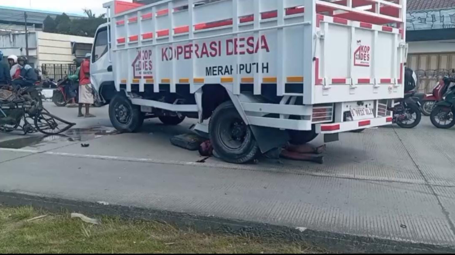 Kecelakaan Truk KDMP di Jalur Pantura Kota Tegal: Pihak Kepolisian Ungkap Kronologi, Ternyata Melibatkan Mobil Pribadi Selain Becak