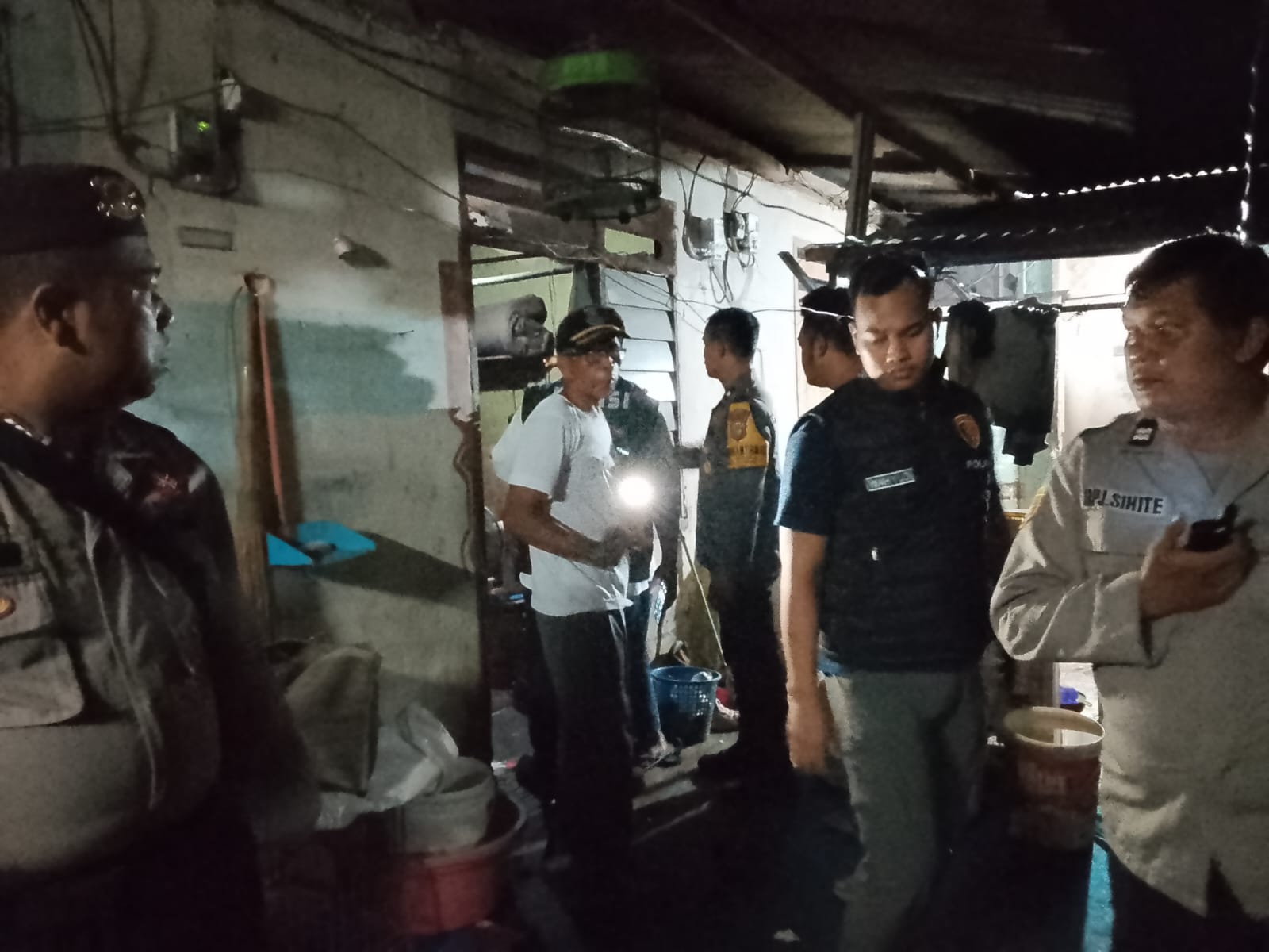 TRAGEDI MENGERIKAN! Ibu Rumah Tangga Ditemukan Tewas Mengenaskan, Otak Keluar di Kamar Kontrakan