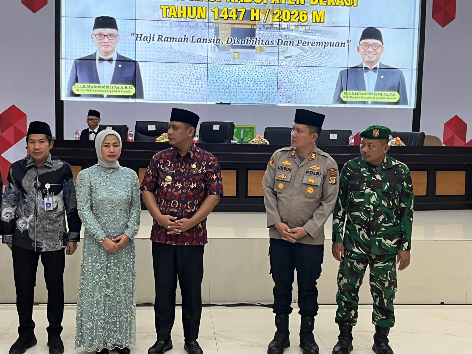 PEMKAB BEKASI RESMI MELEPAS KEBERANGKATAN JAMAAH HAJI KLOTER 03 TAHUN 1447 H/2026 M, DIUSUNG KONSEP PELAYANAN INKLUSIF