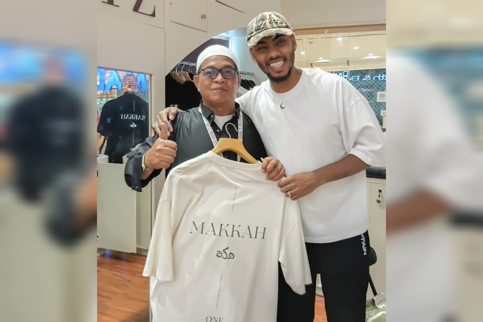 DOA DAN HARAPAN TULUS DARI KAMI SEGENAP REDAKSI: SEMOGA HAJI MABRUR BAGI BAPAK H. CHOIRUL DAN IBU