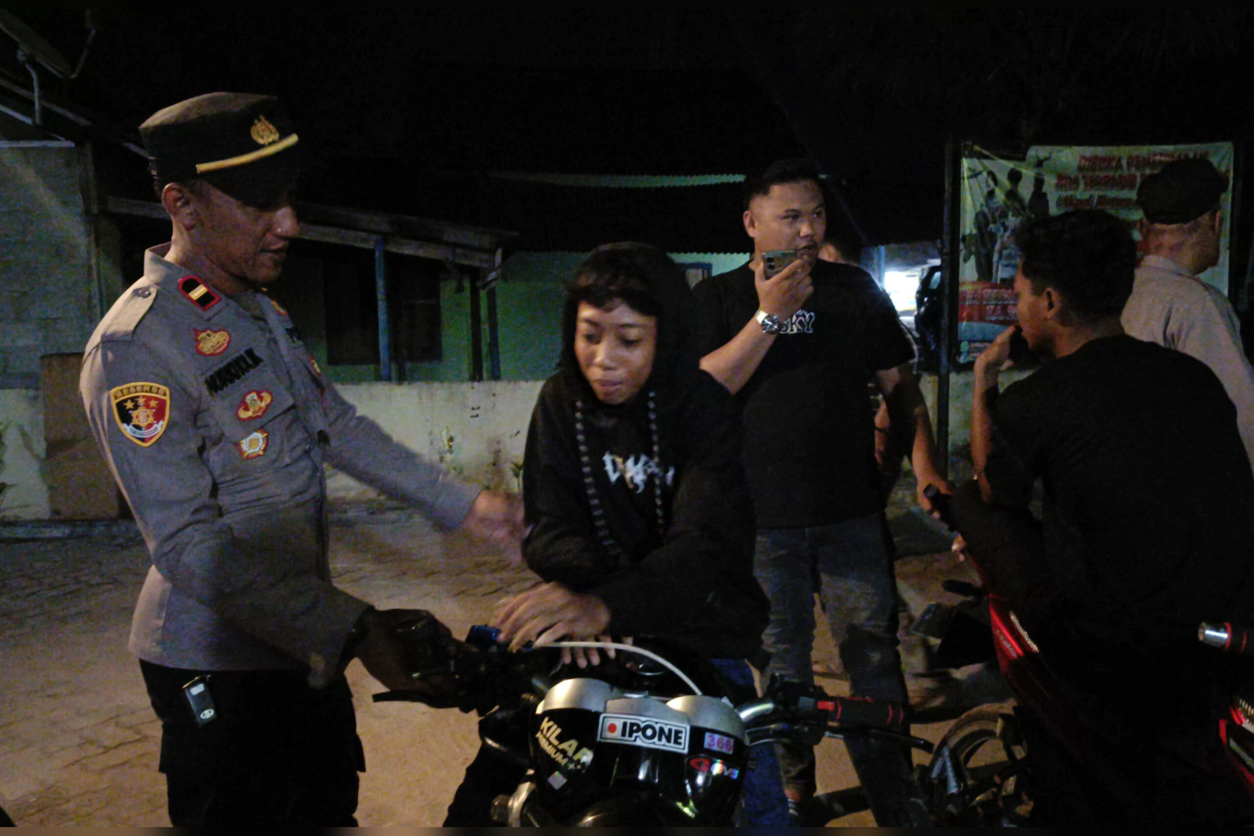 TEKAN KEJAHATAN JALANAN, POLSEK DENTETELADAS GELAR OPERASI PENGAMANAN, AMANKAN MOTOR TANPA SURAT DIBAWA ANAK-ANAK