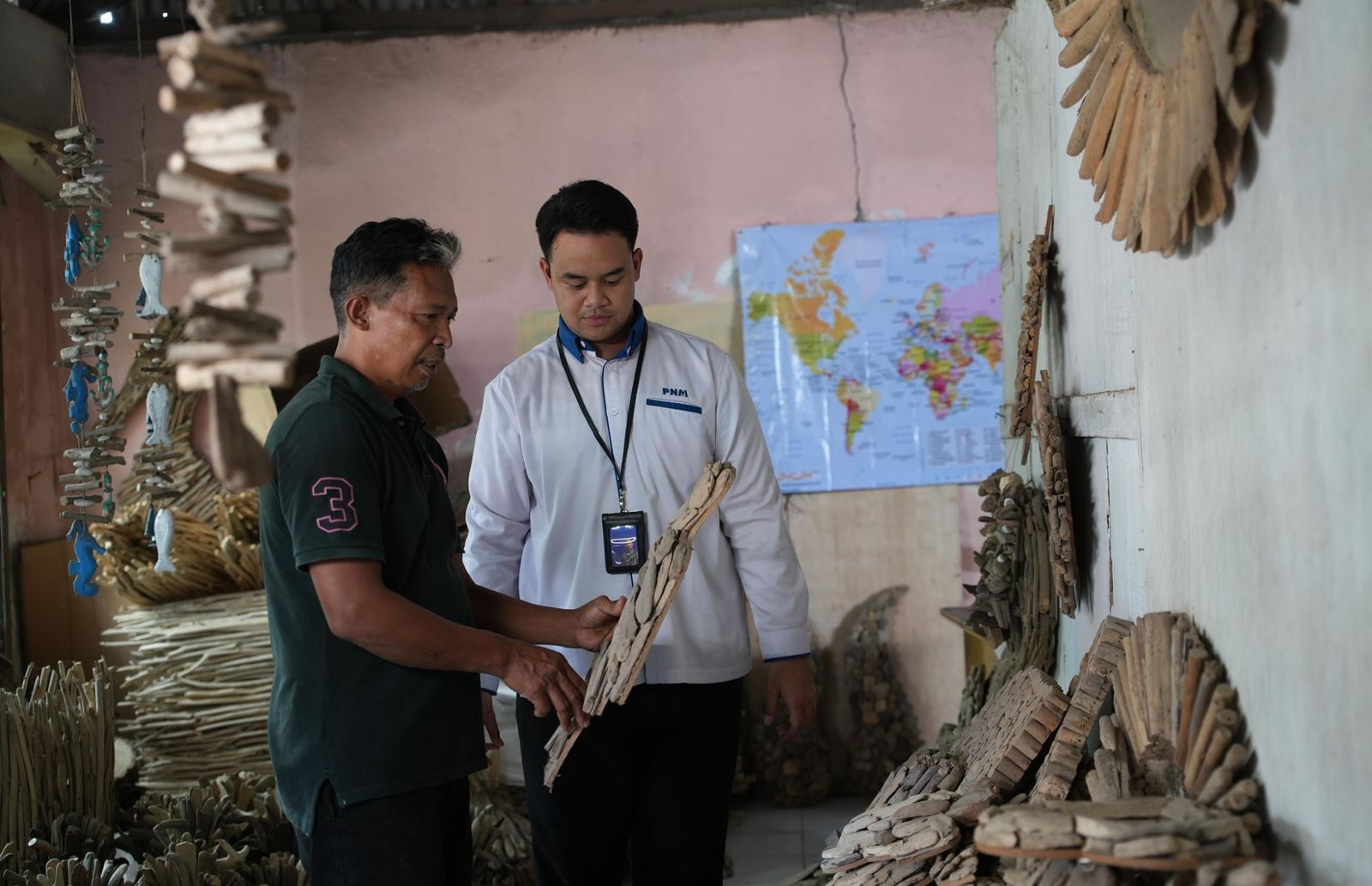 Limbah Kayu Pantai Disulap Jadi Kerajinan Ekspor, Wayan Sudira Berdayakan Warga Terdampak Pandemi