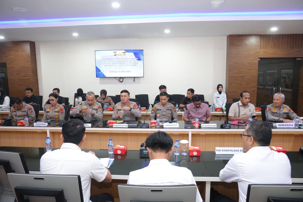 KOMPOLNAS RI LAKUKAN KUNJUNGAN KERJA KE POLDA KEPRI, EVALUASI KINERJA DAN PENANGANAN KASUS PERHATIAN PUBLIK