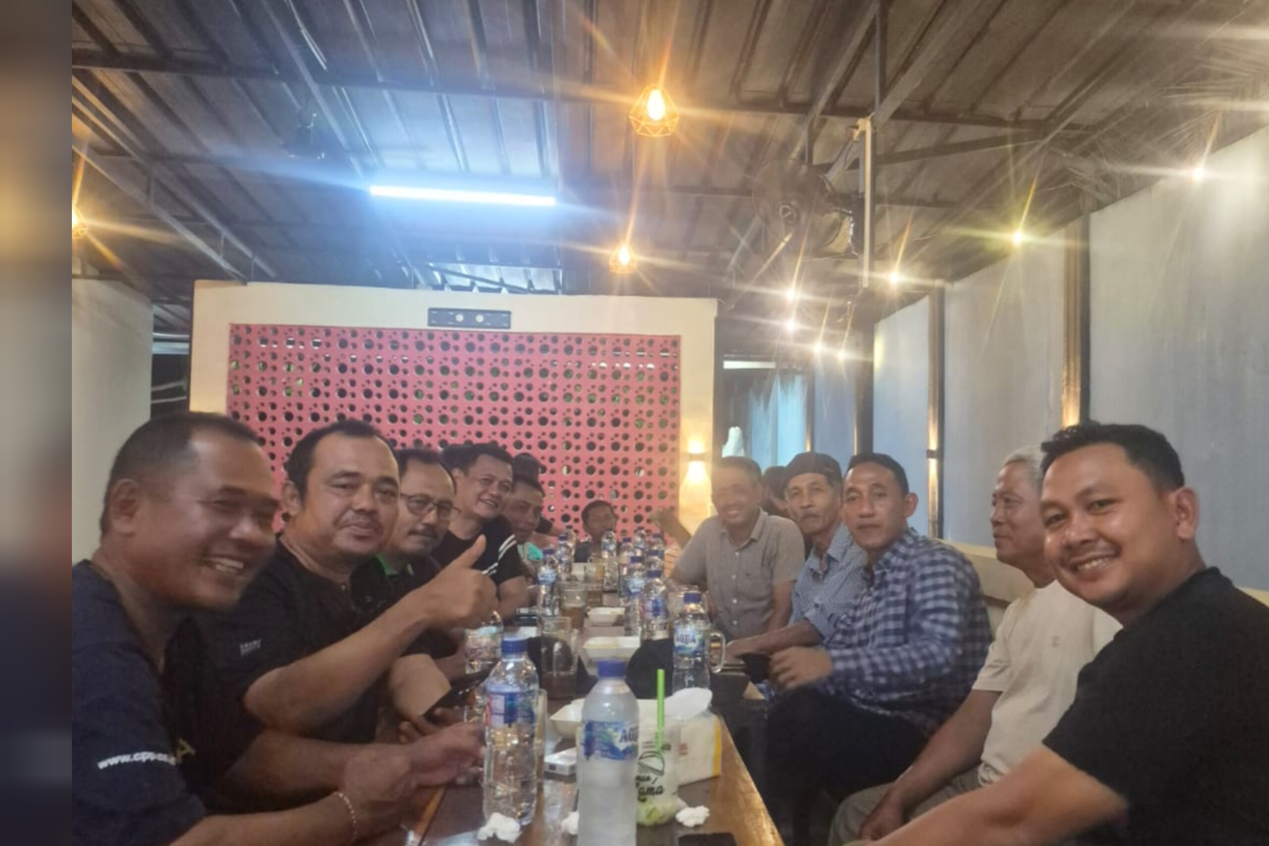 Berlangsung Musyawarah Gelombang Kedua, Kapolsek Denteteladas Pimpin Langsung Rencana Perbaikan Jalan Umbul 7 – Pasiranjaya Menuju Pendowo