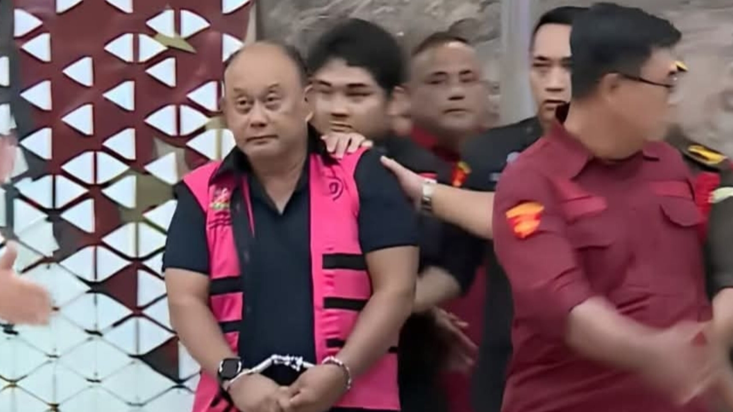 USAI DICOPOT DARI JABATAN, DADAN HINDAYANA LANGSUNG DITAHAN KEJAKSAAN AGUNG TERKAIT DUGAAN JUAL BELI TITIK DAPUR MAKAN BERGIZI GRATIS