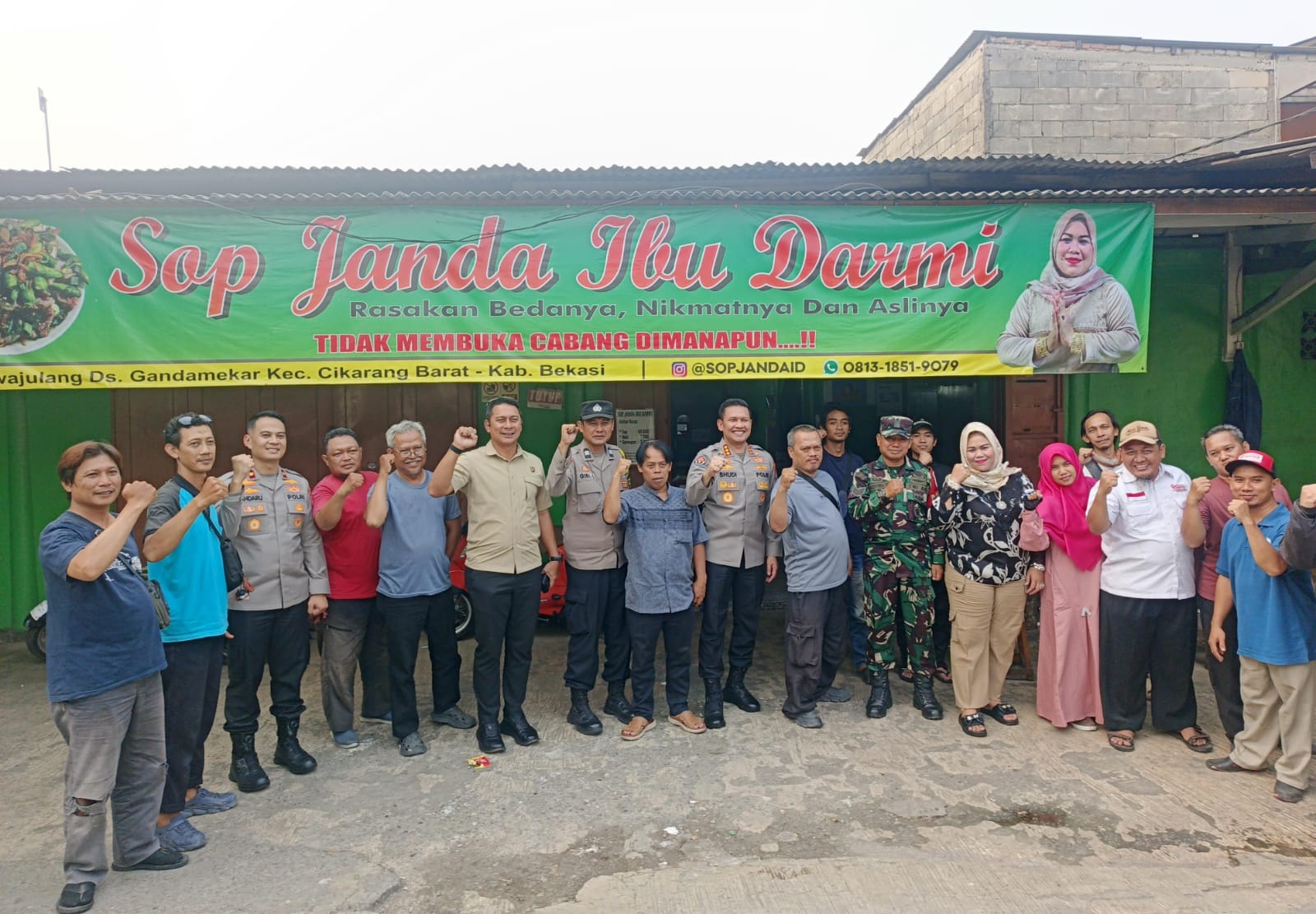 Blusukan ke Bekasi, Kabid Humas Polda Metro Jaya Serap Keluhan Warga Soal Begal hingga Pilkades