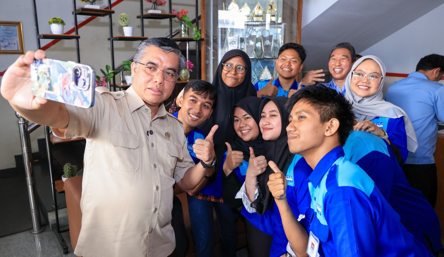 Menaker Tinjau MagangHub di Bekasi, Program Magang Nasional Dinilai Percepat Rekrutmen Tenaga Kerja Berkualitas