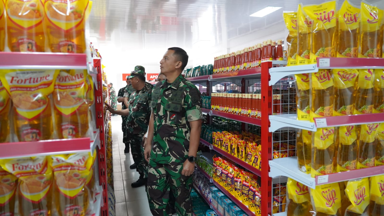 Kasdam Jaya Tinjau Gerai KDKMP Desa Wanajaya, Pastikan Kualitas Pembangunan Dukung Pemberdayaan Masyarakat